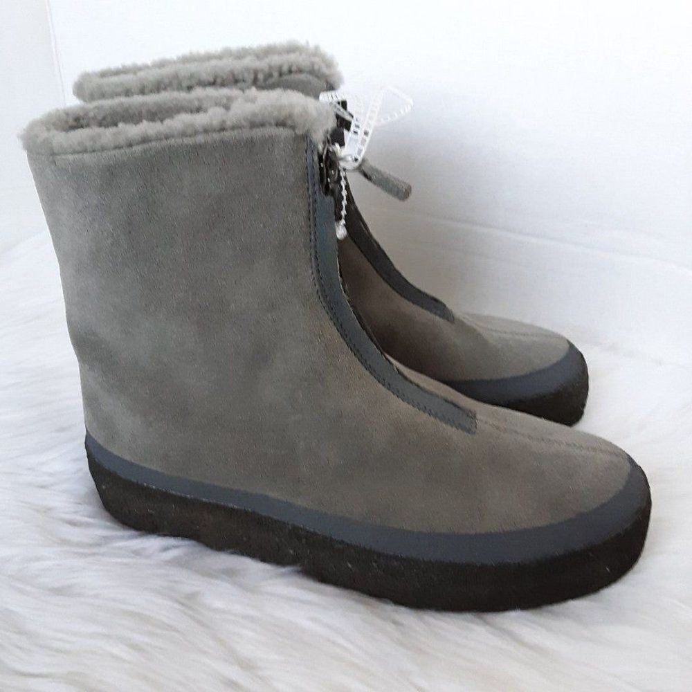 Clark's Women's Winter Boot size 6M